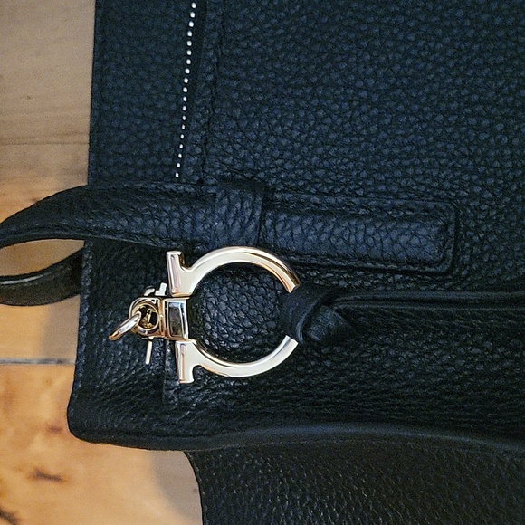 Ferragamo Amy small tote in black leather. NWOT. - Picture 4 of 9